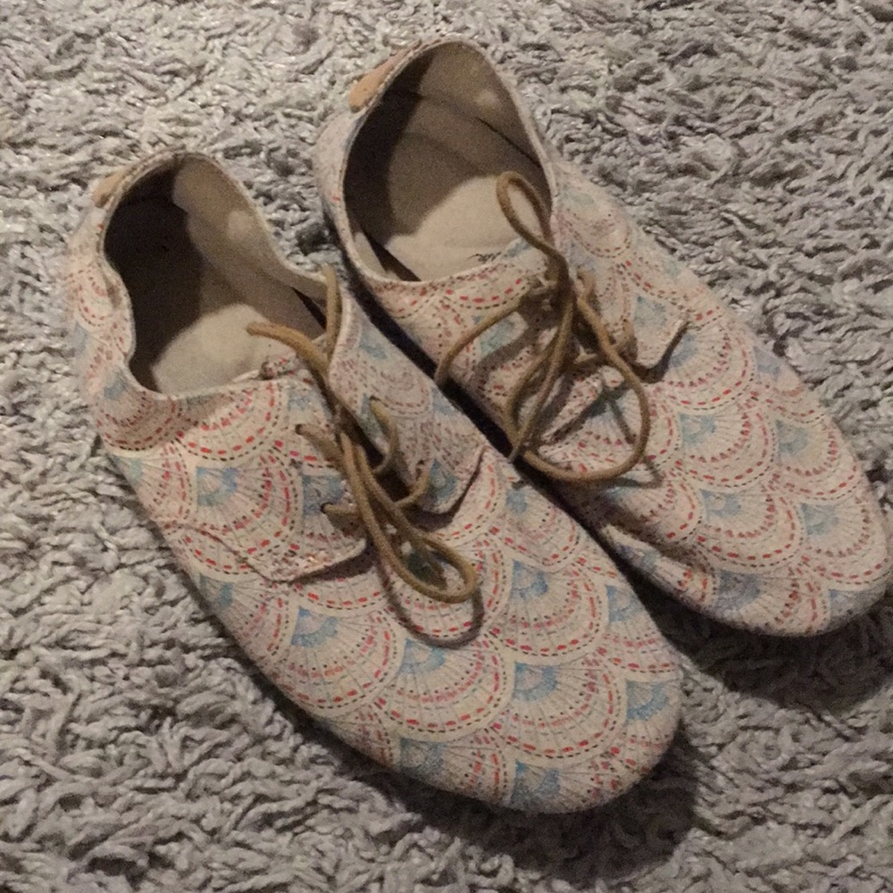 Sanuk Bianca fan pattern